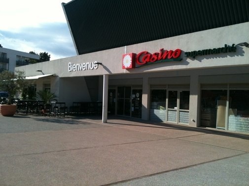 Casino source=https://magasins.supercasino.fr/supermarche/biot/CS898